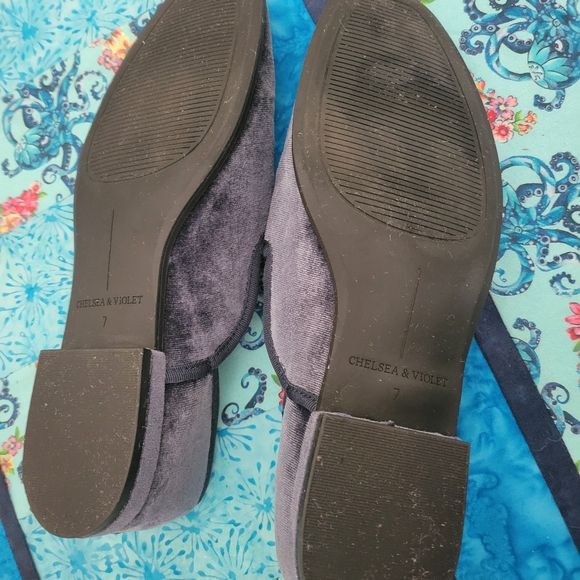 Chelsea ane Violet Blue Velvet Loafers. Size 7 - Picture 3 of 4